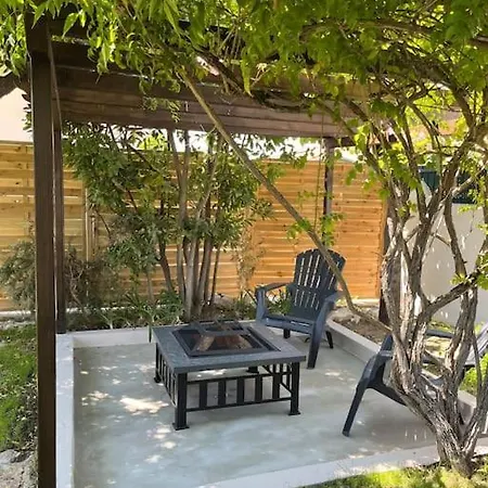 Cafofos Da Zeta, Cozy Pool House شاليه *