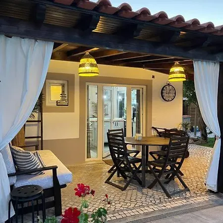 Cafofos Da Zeta, Cozy Pool House شاليه Quinta do Conde